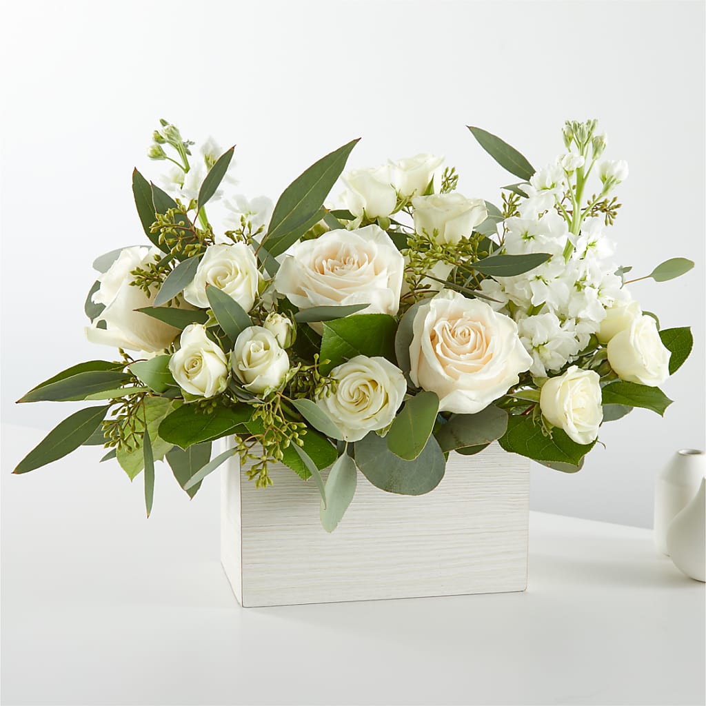 Fresh Linen Box Bouquet – CLARKSON FLOWERS & GIFTS, Mississauga ON