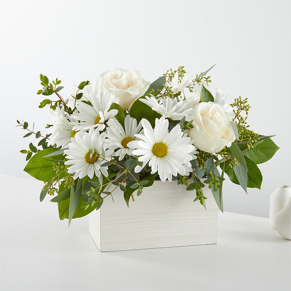 Fresh Linen Box Bouquet – CLARKSON FLOWERS & GIFTS, Mississauga ON