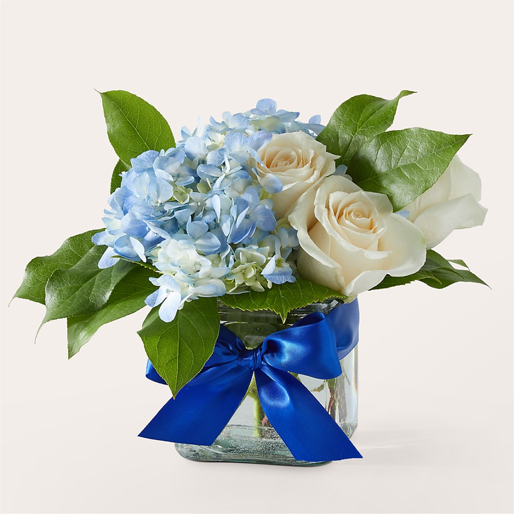 Sky Blue Delight Bouquet – CLARKSON FLOWERS & GIFTS, Mississauga ON