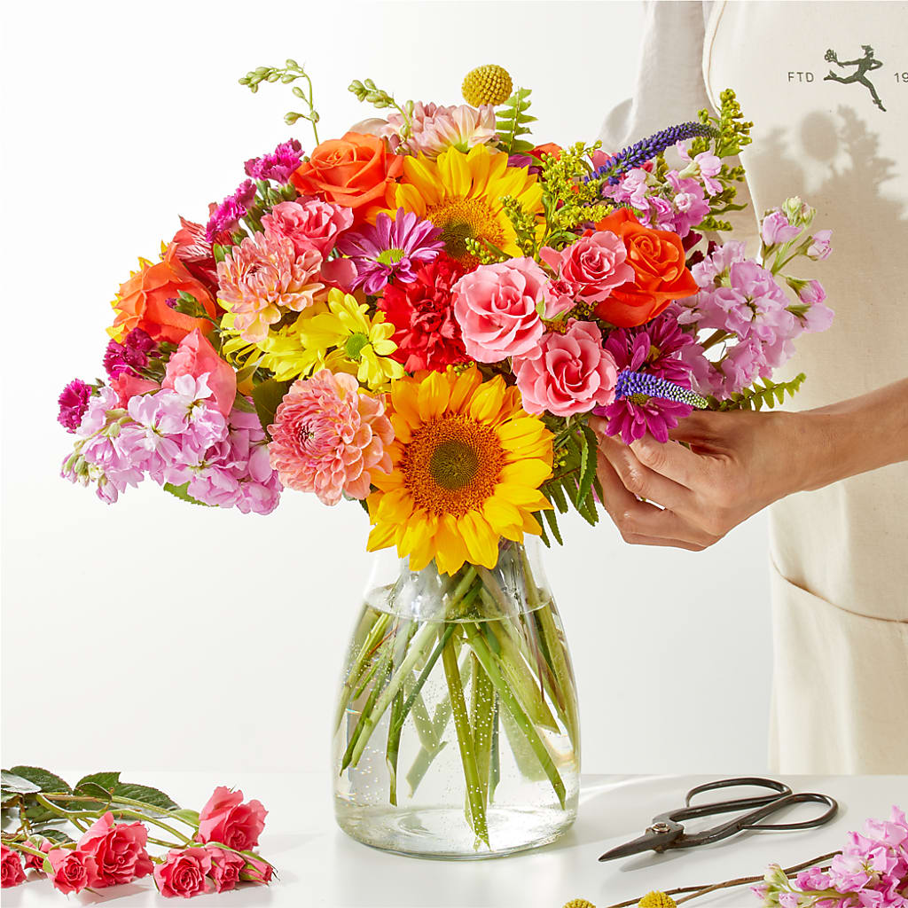 Cue the Confetti - A Florist Original – CLARKSON FLOWERS & GIFTS, Mississauga ON
