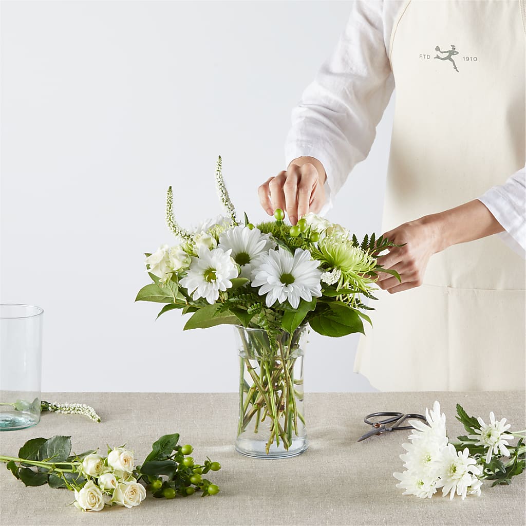 Irish Garden - A Florist Original – CLARKSON FLOWERS & GIFTS, Mississauga ON