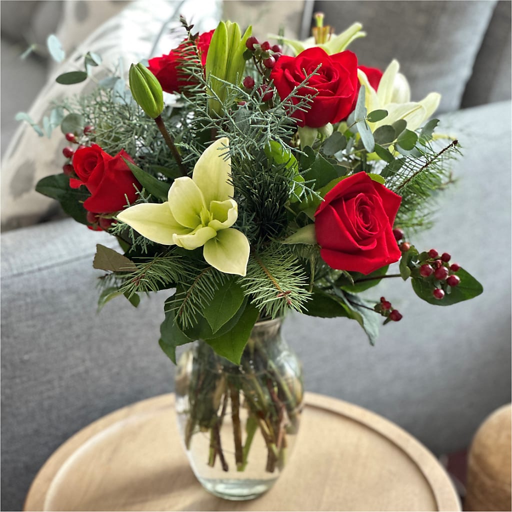 Glittering Lights Bouquet – CLARKSON FLOWERS & GIFTS, Mississauga ON
