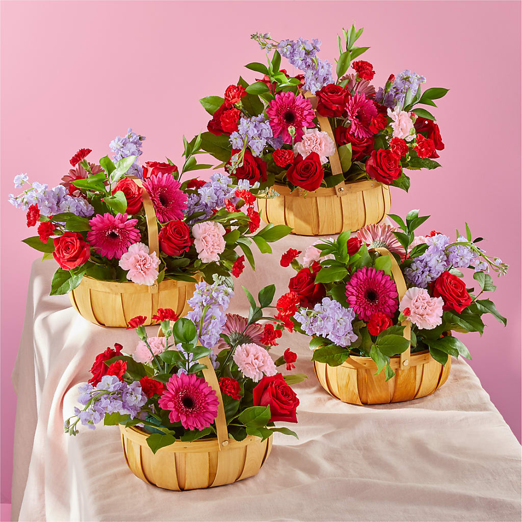 Pink Picnic Basket – CLARKSON FLOWERS & GIFTS, Mississauga ON