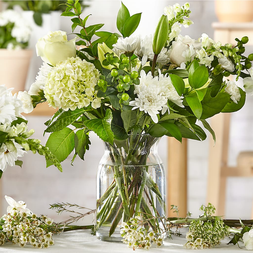 Classic Ivory – A Florist Original – CLARKSON FLOWERS & GIFTS, Mississauga ON