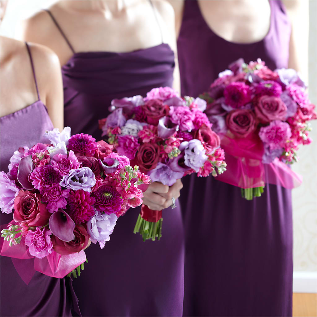 Bridesmaid's Garden Bouquet – CLARKSON FLOWERS & GIFTS, Mississauga ON