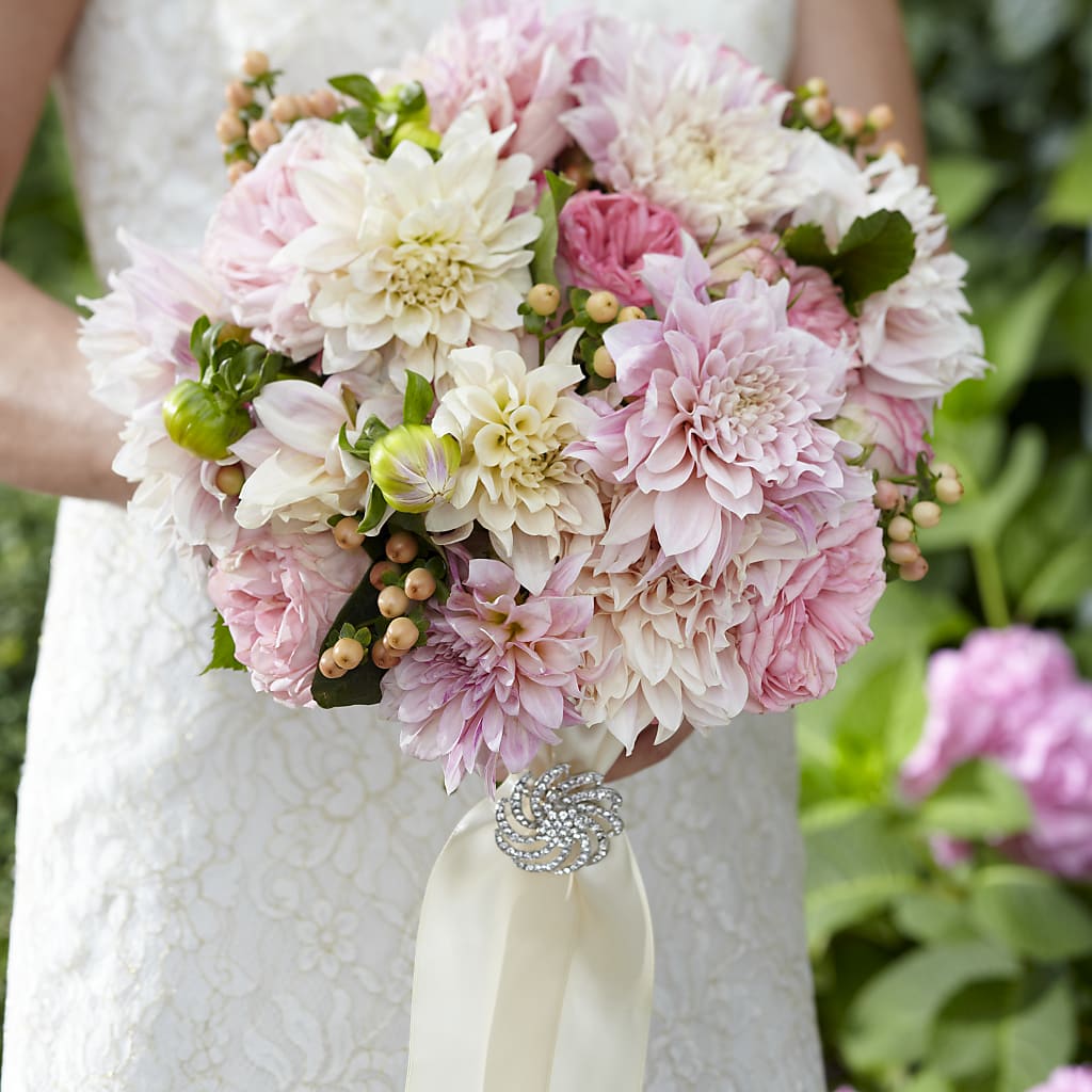 Heart's Promise Bouquet – CLARKSON FLOWERS & GIFTS, Mississauga ON