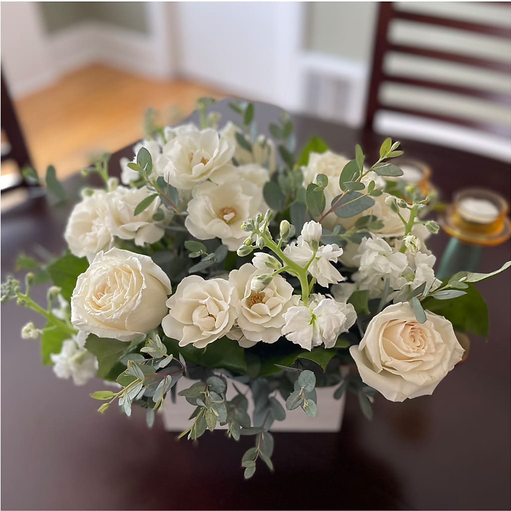 Fresh Linen Box Bouquet – CLARKSON FLOWERS & GIFTS, Mississauga ON