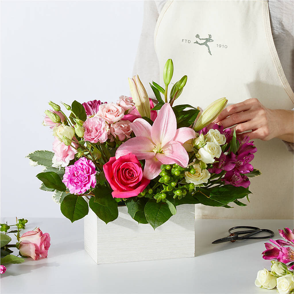 Sweetberry Box – A Florist Original – CLARKSON FLOWERS & GIFTS, Mississauga ON