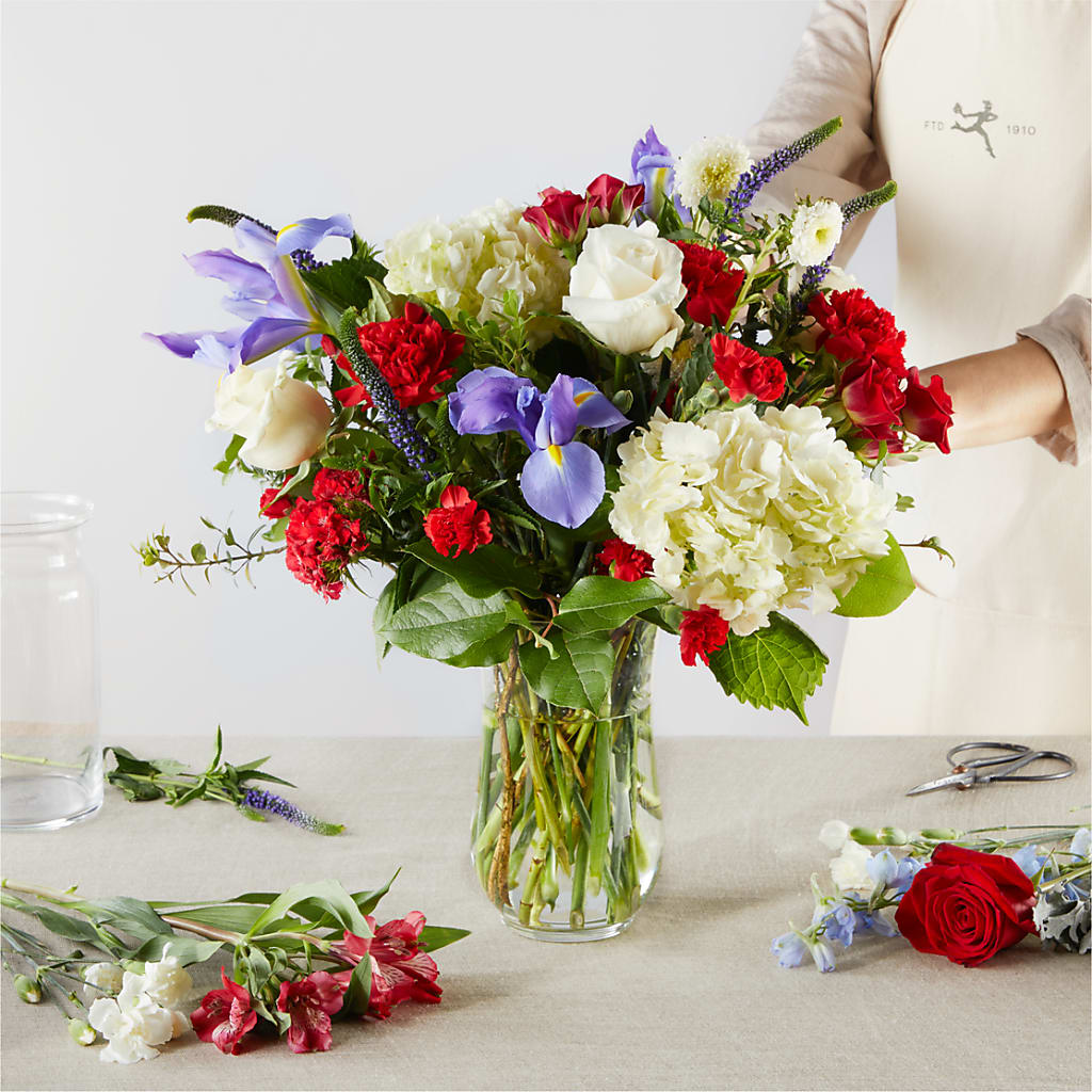 Star Spangled - A Florist Original – CLARKSON FLOWERS & GIFTS, Mississauga ON