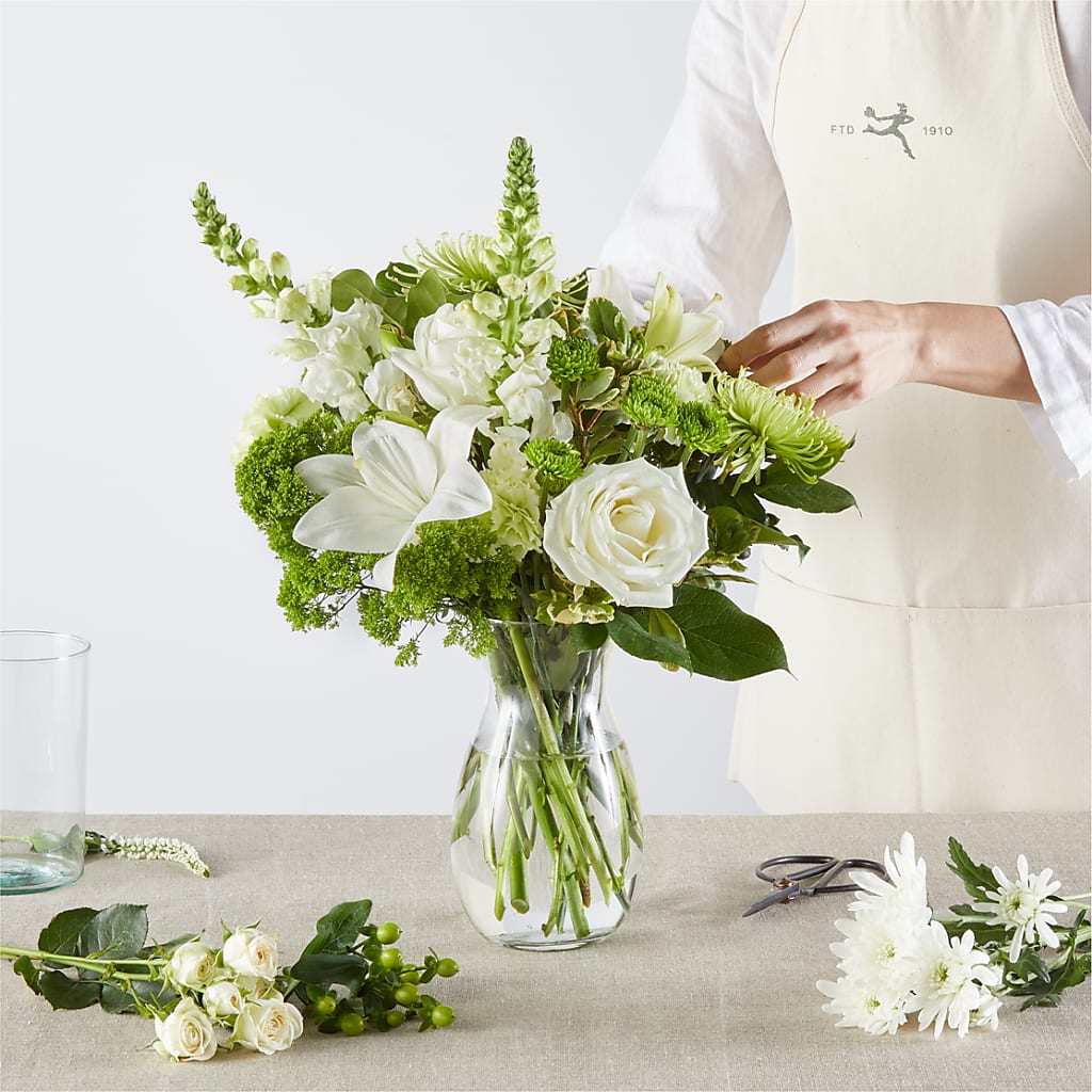 Irish Garden - A Florist Original – CLARKSON FLOWERS & GIFTS, Mississauga ON