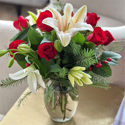 Sparkling Snowflakes Bouquet – CLARKSON FLOWERS & GIFTS, Mississauga ON