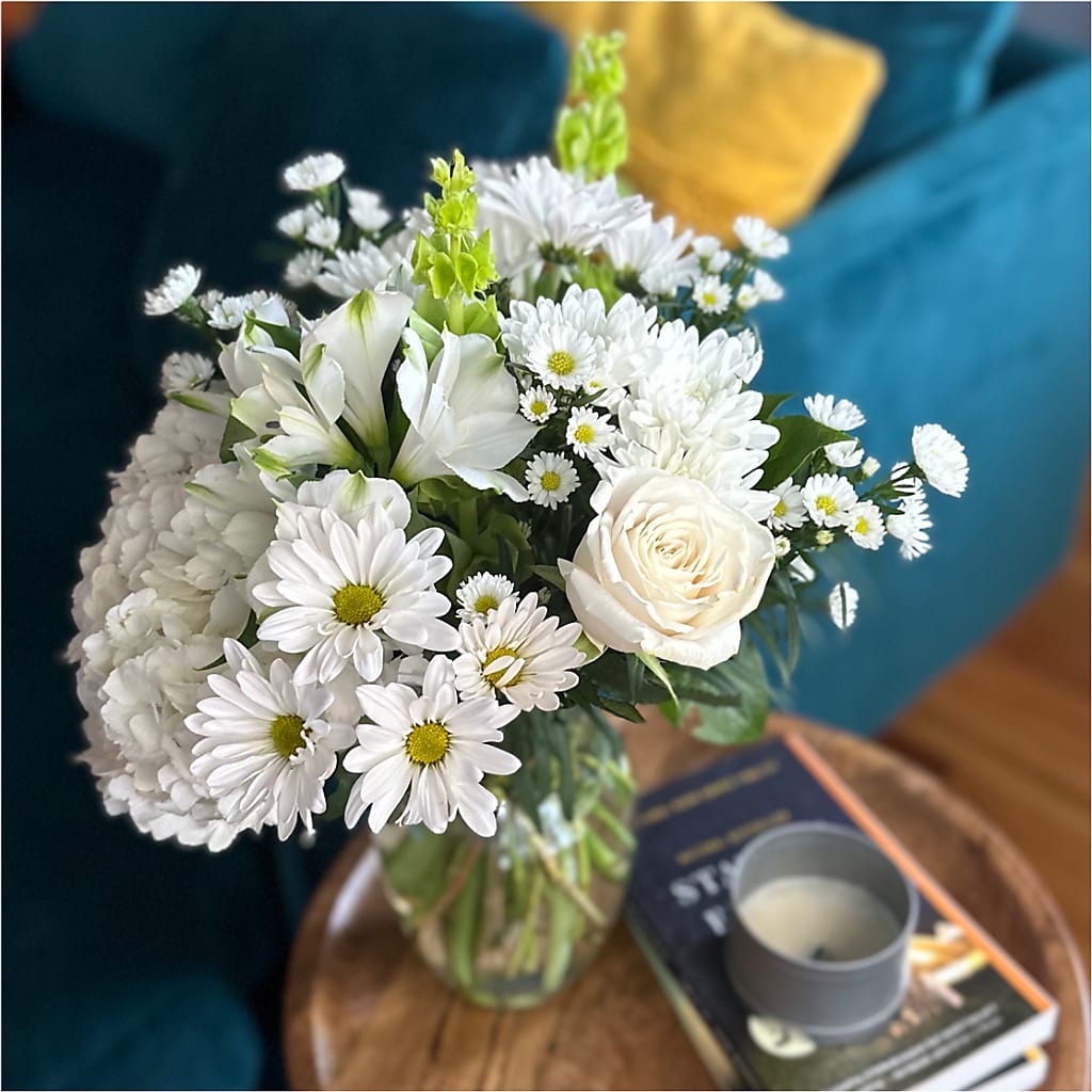 Classic Ivory – A Florist Original – CLARKSON FLOWERS & GIFTS, Mississauga ON