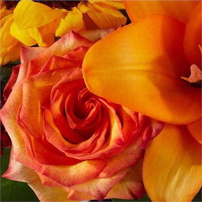 Grateful Centerpiece – CLARKSON FLOWERS & GIFTS, Mississauga ON