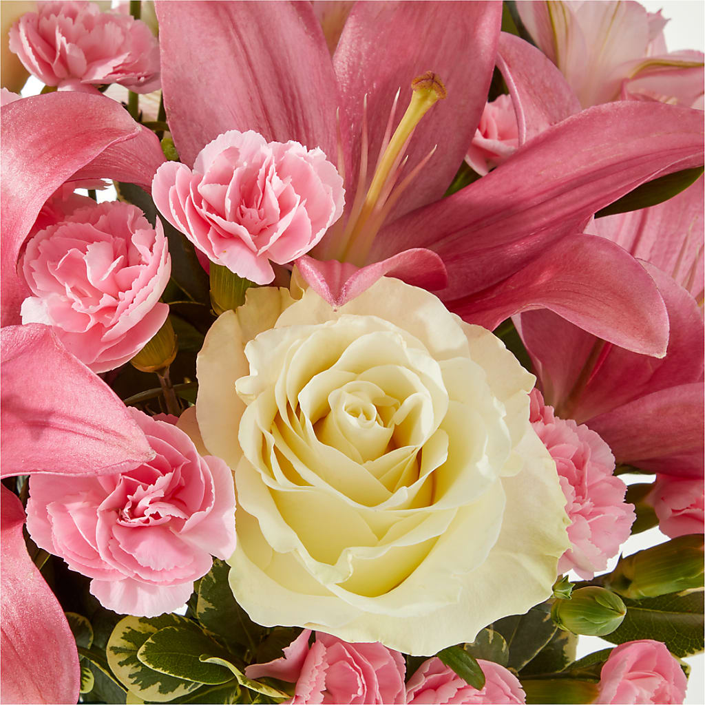 Piece of Cake Bouquet – CLARKSON FLOWERS & GIFTS, Mississauga ON