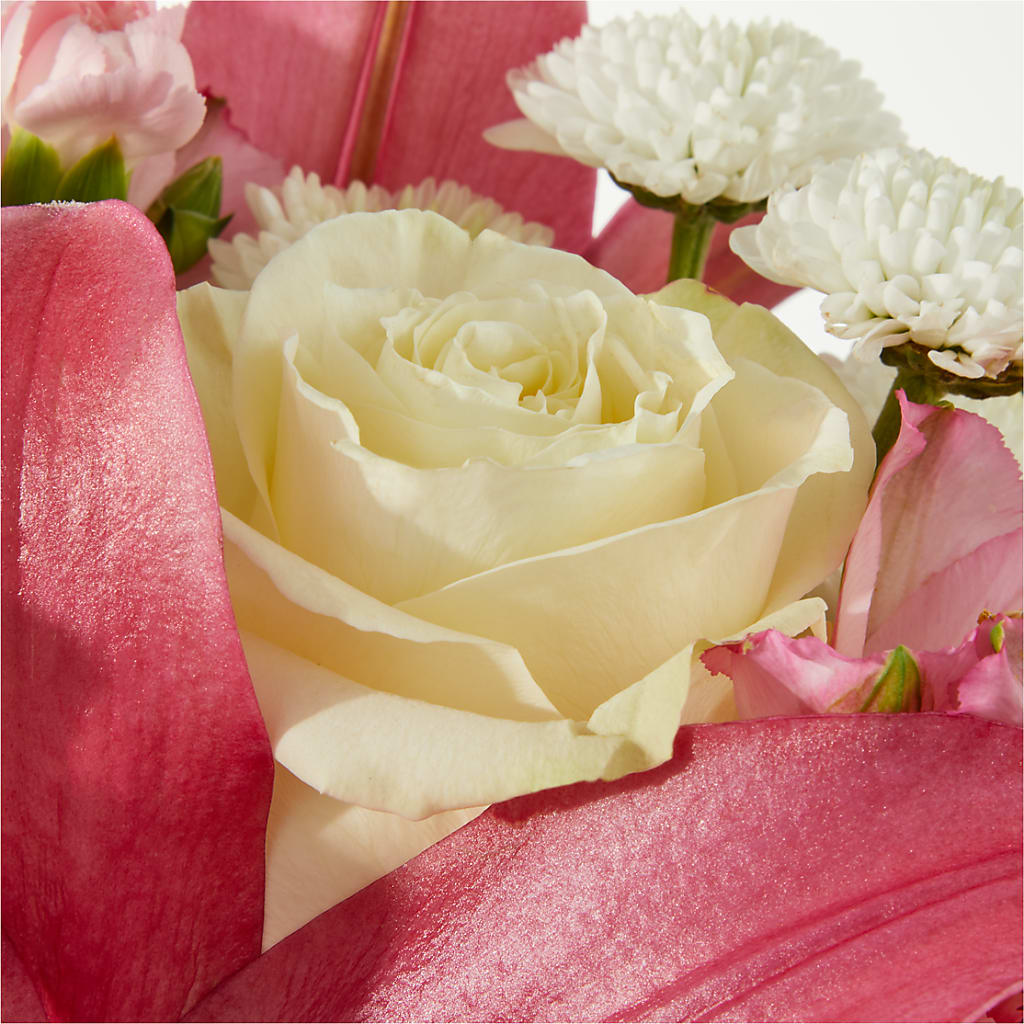 Piece of Cake Bouquet – CLARKSON FLOWERS & GIFTS, Mississauga ON