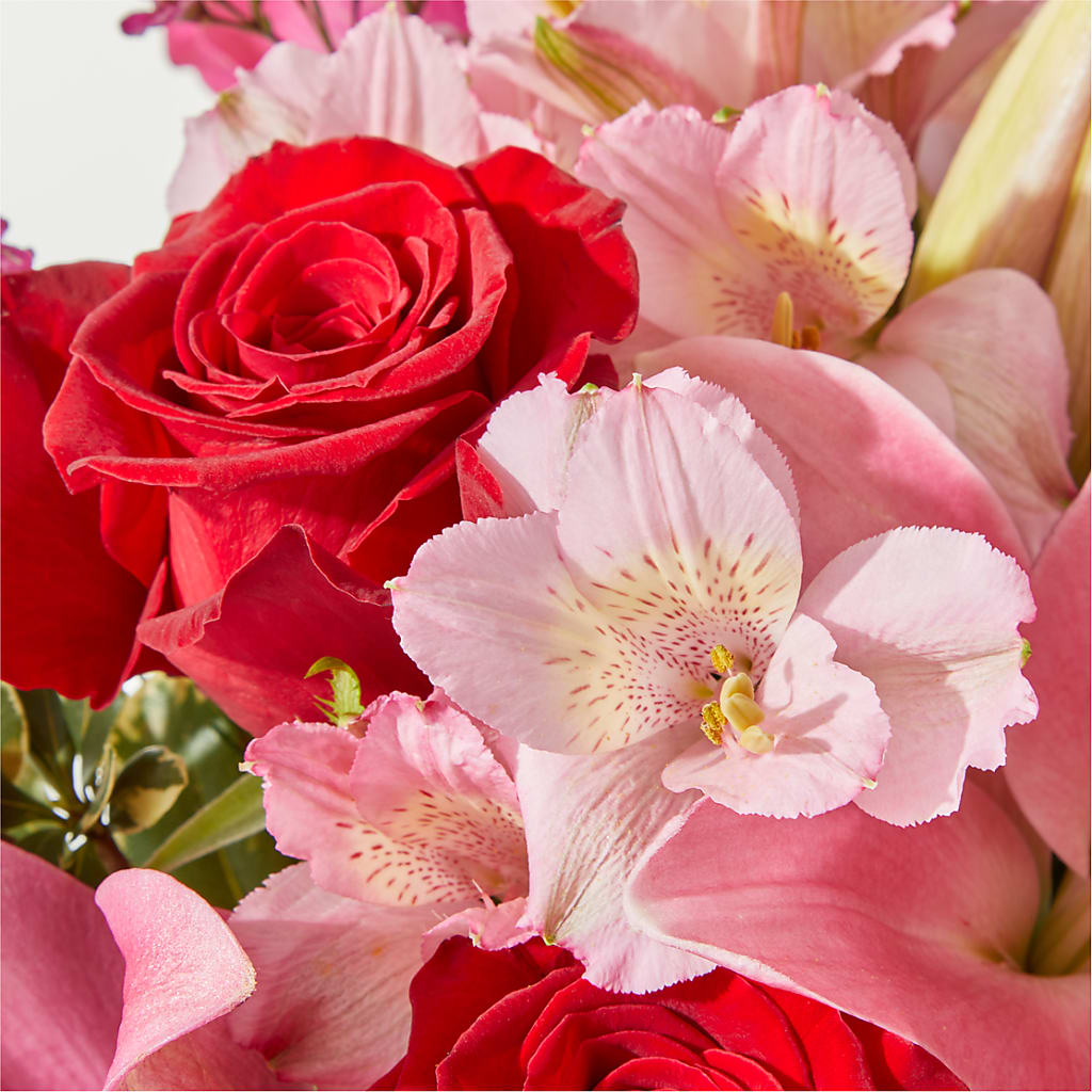 Lucky in Love Bouquet – CLARKSON FLOWERS & GIFTS, Mississauga ON